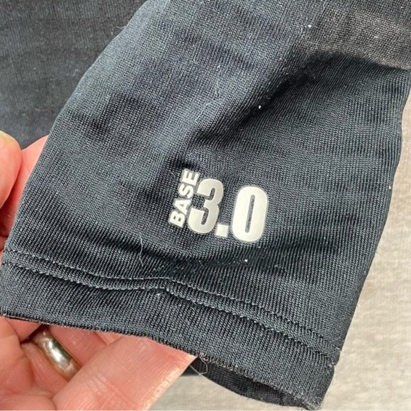 Under Armour Womens Black Fitted Pullover Shirt Size Xs Long Sleeves - Picture 9 of 10